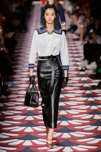 Look 48